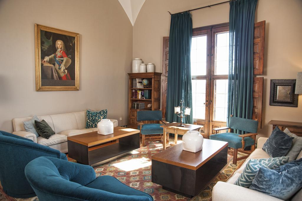 Parador De Альканьис Экстерьер фото